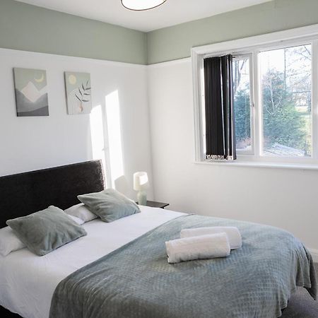 Lymer House - Stylish 3 Bedroom House In Wolverhampton Exterior photo