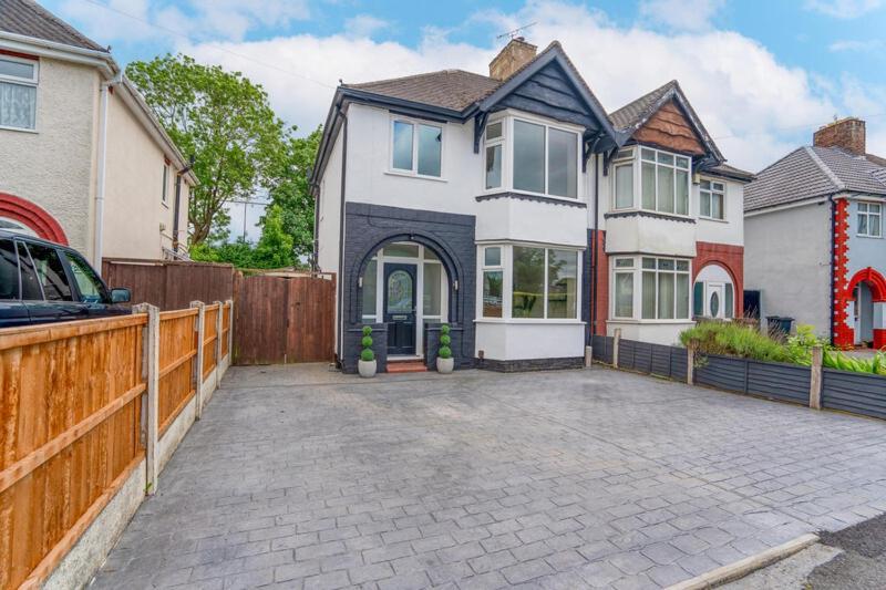 Lymer House - Stylish 3 Bedroom House In Wolverhampton Exterior photo