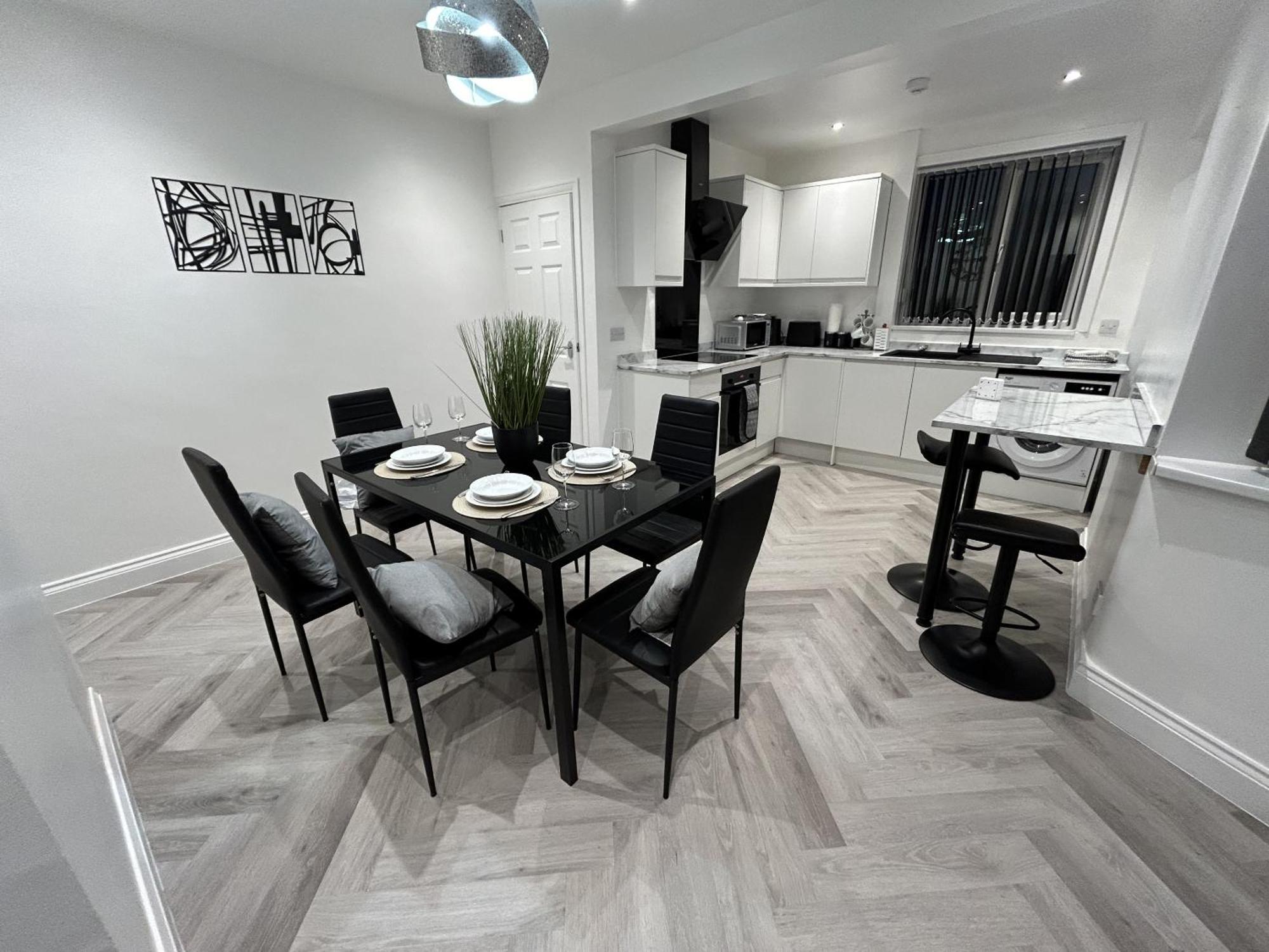 Lymer House - Stylish 3 Bedroom House In Wolverhampton Exterior photo